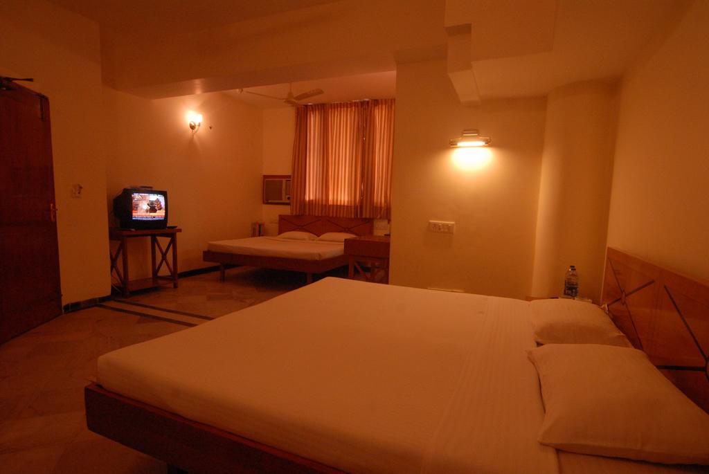 The Komfort Inn Chandīgarh Habitación foto