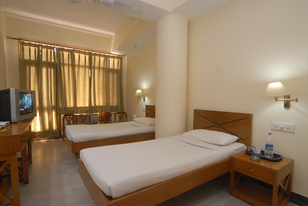 The Komfort Inn Chandīgarh Habitación foto