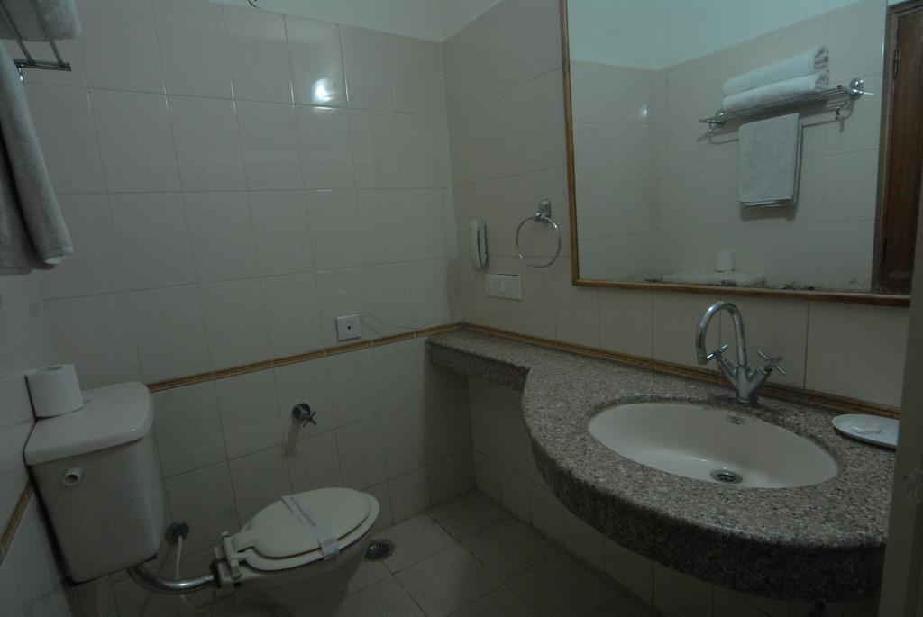The Komfort Inn Chandīgarh Habitación foto