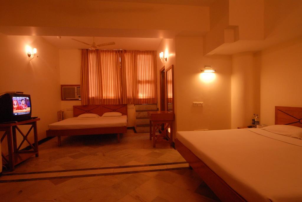 The Komfort Inn Chandīgarh Habitación foto
