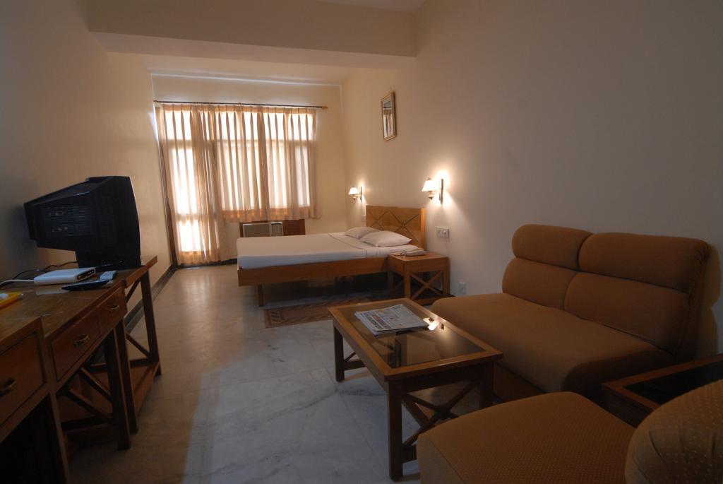 The Komfort Inn Chandīgarh Habitación foto